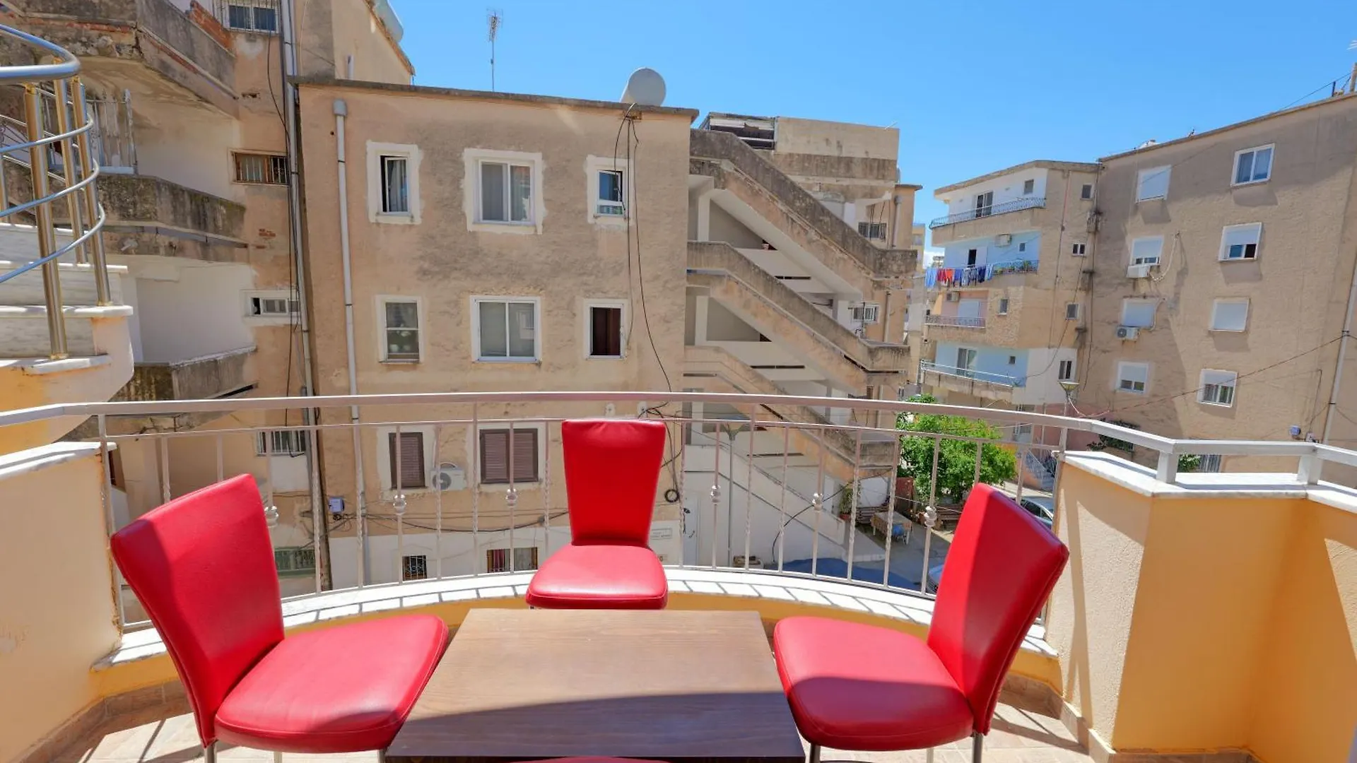 Dana Hotel Apartments Sarandë 0*,