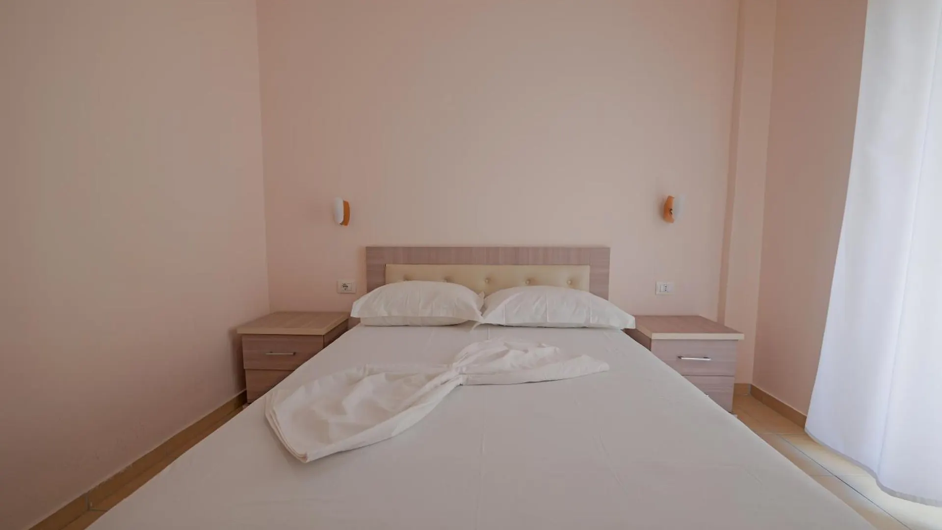 Dana Hotel Apartments Sarandë